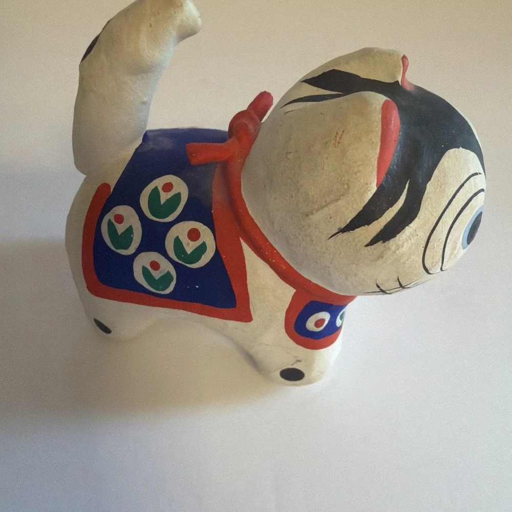 Japanese lucky‎ cat papier-mâché (hariko) figurine